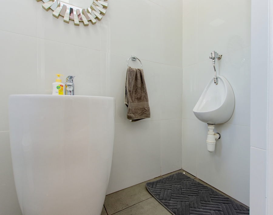 5 Bedroom Property for Sale in Myburgh Park Western Cape